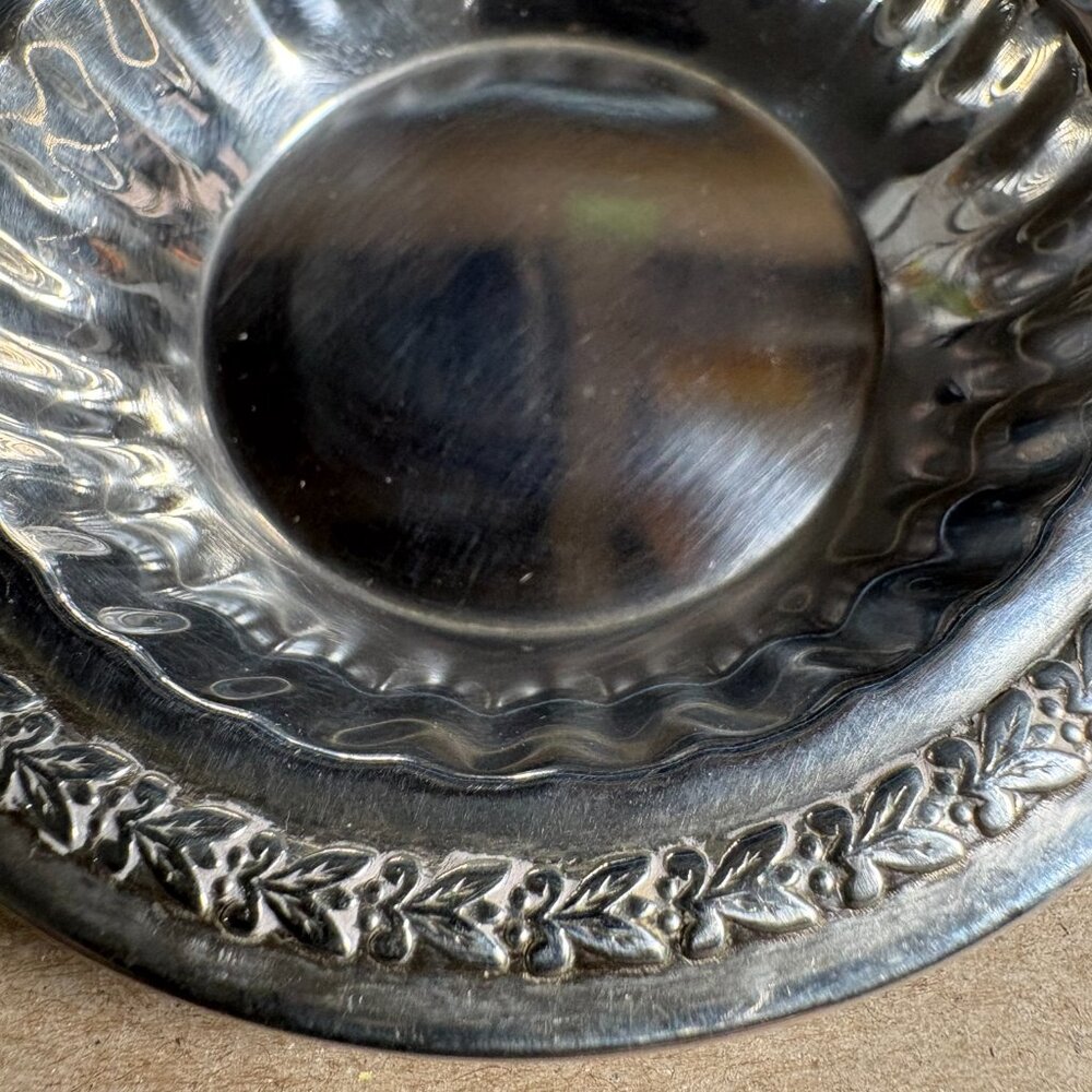 Vintage Lipman Bros Sterling set of 4 small finger/nut dishes - Picture 8 of 11